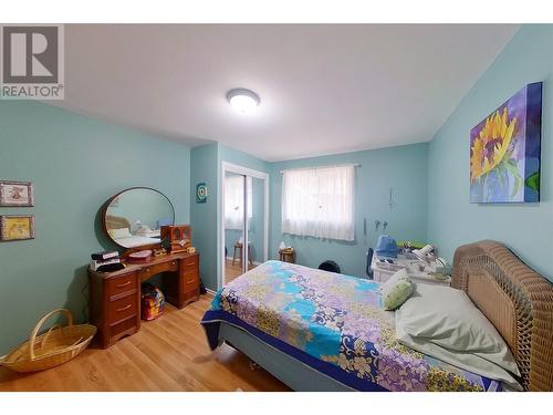 2720 Salmon River Road, Salmon Arm, BC - Indoor Photo Showing Bedroom