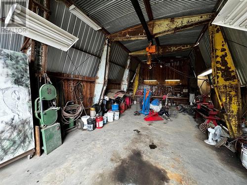 2720 Salmon River Road, Salmon Arm, BC - Indoor Photo Showing Other Room