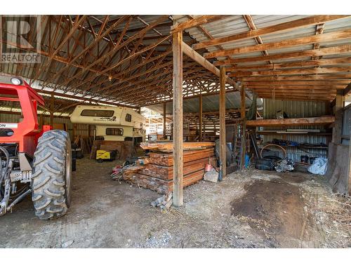 2720 Salmon River Road, Salmon Arm, BC - Indoor Photo Showing Garage