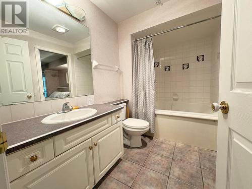 5052 Riverview Road Unit# 4006B, Fairmont Hot Springs, BC - Indoor Photo Showing Bathroom