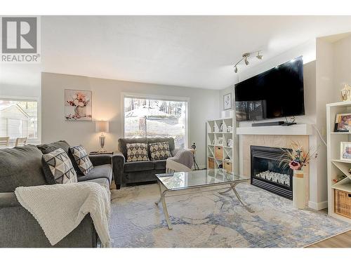 3515 Creekview Crescent, Westbank, BC - Indoor Photo Showing Living Room With Fireplace