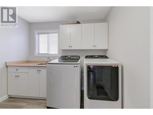 3515 Creekview Crescent, Westbank, BC - Indoor Photo Showing Laundry Room