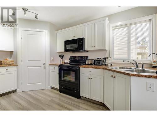 3515 Creekview Crescent, Westbank, BC - Indoor Photo Showing Kitchen With Double Sink