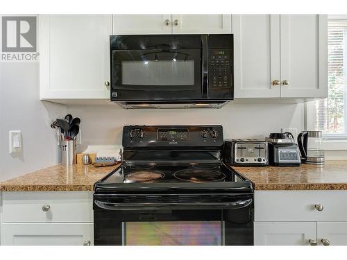 3515 Creekview Crescent, Westbank, BC - Indoor Photo Showing Kitchen