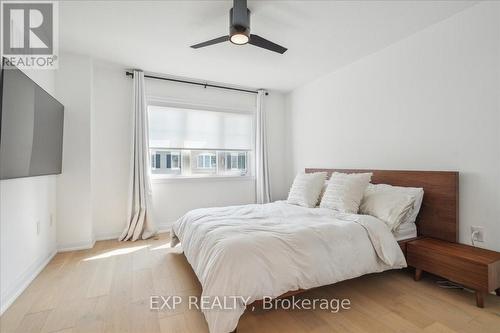 29 Rapids Lane, Hamilton, ON - Indoor Photo Showing Bedroom