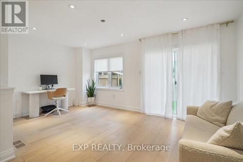 29 Rapids Lane, Hamilton, ON - Indoor Photo Showing Living Room