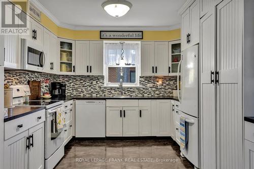 772 County Road 121, Kawartha Lakes (Fenelon Falls), ON - Indoor Photo Showing Kitchen