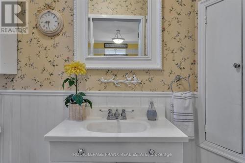 772 County Road 121, Kawartha Lakes (Fenelon Falls), ON - Indoor Photo Showing Bathroom