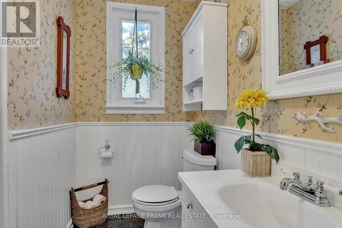 772 County Road 121, Kawartha Lakes (Fenelon Falls), ON - Indoor Photo Showing Bathroom