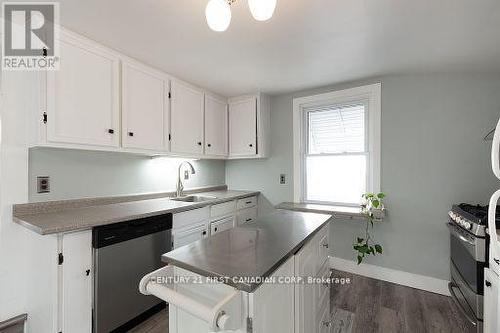 19 Empress Avenue, London, ON - Indoor Photo Showing Kitchen