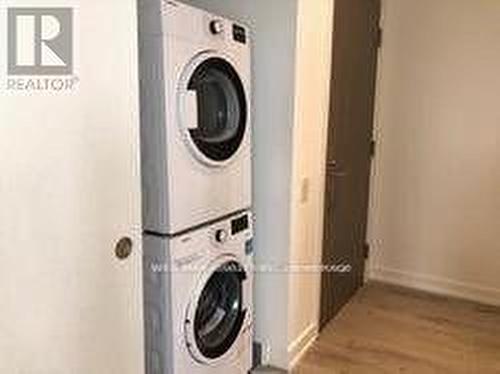 4309 - 161 Roehampton Avenue, Toronto, ON - Indoor Photo Showing Laundry Room