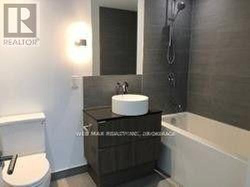 4309 - 161 Roehampton Avenue, Toronto, ON - Indoor Photo Showing Bathroom