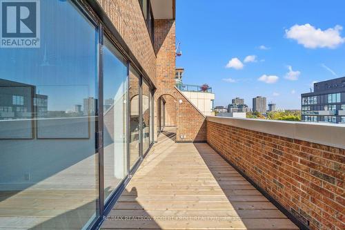 602 - 55A Avenue Road, Toronto, ON - Outdoor