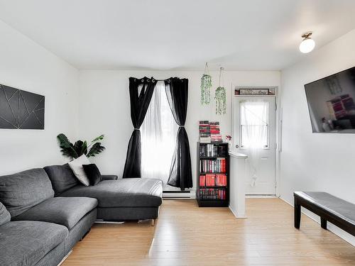 Hall - 144  - 146 Rue Lévis, Joliette, QC - Indoor Photo Showing Living Room