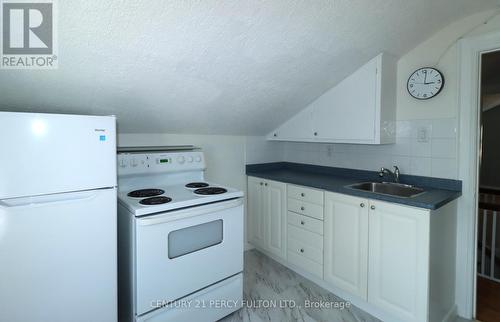 164 Centre Street N, Oshawa, ON - Indoor Photo Showing Kitchen