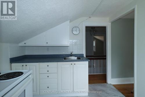 164 Centre Street N, Oshawa, ON - Indoor Photo Showing Kitchen