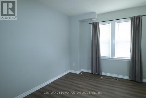 164 Centre Street N, Oshawa, ON - Indoor Photo Showing Other Room