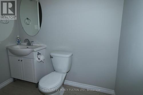 164 Centre Street N, Oshawa, ON - Indoor Photo Showing Bathroom