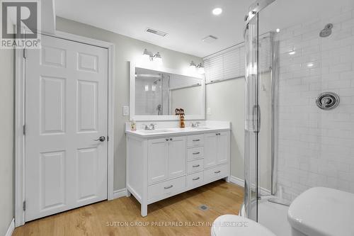 1282 Norman Avenue, London, ON - Indoor Photo Showing Bathroom