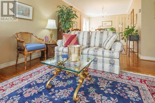 106 Charlottetown Boulevard, Toronto, ON - Indoor Photo Showing Living Room