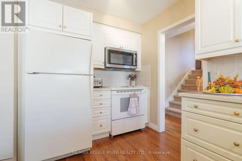 106 Charlottetown Boulevard, Toronto, ON - Indoor Photo Showing Kitchen