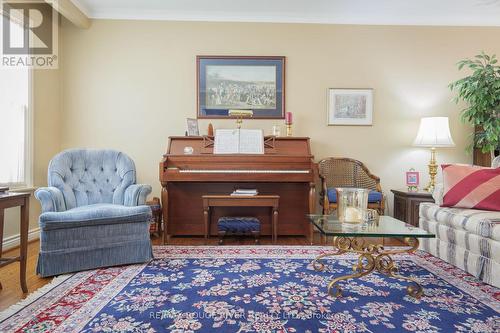 106 Charlottetown Boulevard, Toronto, ON - Indoor Photo Showing Living Room