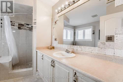 62 Bestview Crescent, Vaughan, ON - Indoor Photo Showing Bathroom