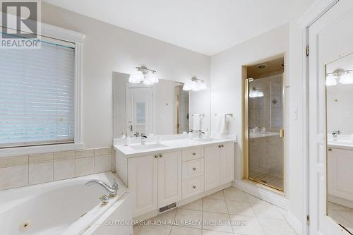 39 Josie Drive, Richmond Hill, ON - Indoor Photo Showing Bathroom