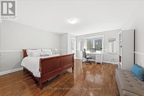 39 Josie Drive, Richmond Hill, ON - Indoor Photo Showing Bedroom