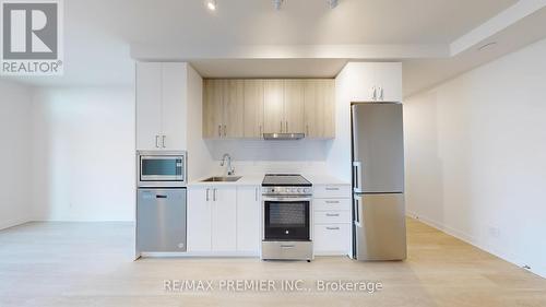 1206 - 30 Upper Mall Way, Vaughan, ON - Indoor Photo Showing Kitchen