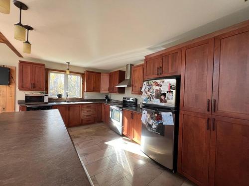 Kitchen - 393 Route Des Pionniers, Rouyn-Noranda, QC - Indoor Photo Showing Kitchen With Double Sink