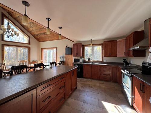 Kitchen - 393 Route Des Pionniers, Rouyn-Noranda, QC - Indoor Photo Showing Kitchen