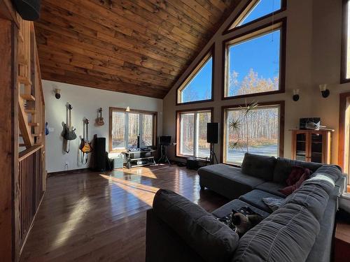 Living room - 393 Route Des Pionniers, Rouyn-Noranda, QC - Indoor Photo Showing Living Room