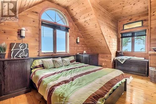 969 Lakeshore Park, Lakeshore, ON - Indoor Photo Showing Bedroom