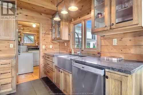 969 Lakeshore Park, Lakeshore, ON - Indoor Photo Showing Kitchen