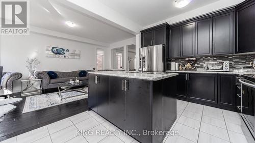 22 Exhibition Crescent, Brampton, ON - Indoor Photo Showing Kitchen With Upgraded Kitchen