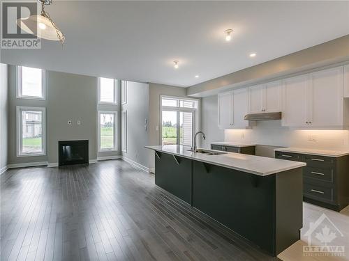 4952 Abbott Street E, Ottawa, ON - Indoor Photo Showing Kitchen With Double Sink With Upgraded Kitchen