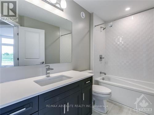 4952 Abbott Street E, Ottawa, ON - Indoor Photo Showing Bathroom