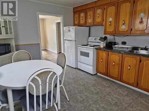 11 Walshes Hill, Bay De Verde, NL - Indoor Photo Showing Kitchen