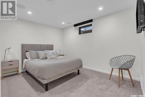 211 Lake Crescent, Saskatoon, SK - Indoor Photo Showing Bedroom