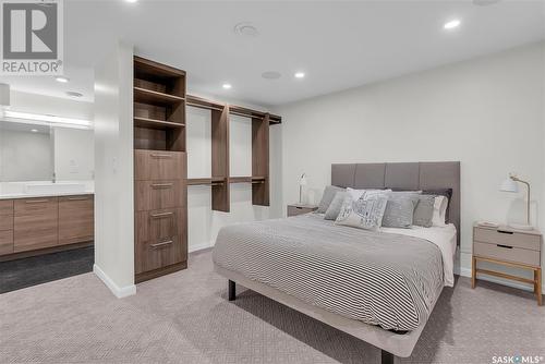 211 Lake Crescent, Saskatoon, SK - Indoor Photo Showing Bedroom