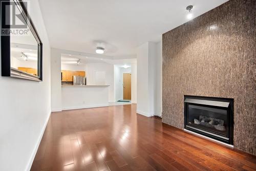 309 2263 Redbud Lane, Vancouver, BC - Indoor Photo Showing Living Room With Fireplace