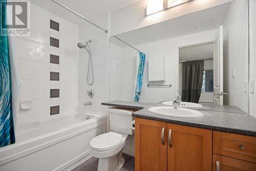 309 2263 Redbud Lane, Vancouver, BC - Indoor Photo Showing Bathroom