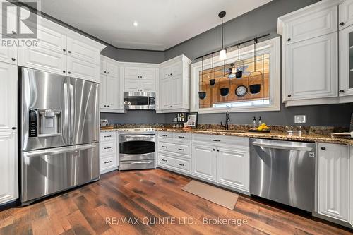 747 Mcfarlane Road, Tyendinaga, ON - Indoor Photo Showing Kitchen With Upgraded Kitchen