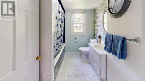 1615 County 46 Road, Kawartha Lakes, ON - Indoor Photo Showing Bathroom