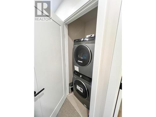 2166 Panorama  Drive Unit# 405, Panorama, BC - Indoor Photo Showing Laundry Room