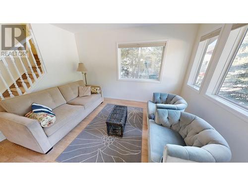 4835 Radium Boulevard Unit# 101, Radium Hot Springs, BC - Indoor Photo Showing Living Room