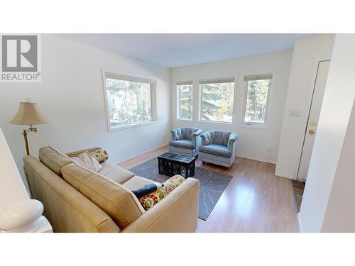 4835 Radium Boulevard Unit# 101, Radium Hot Springs, BC - Indoor Photo Showing Living Room