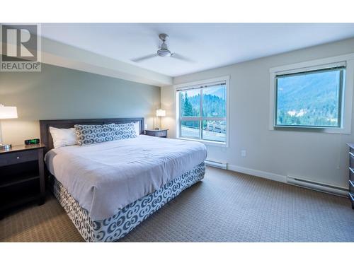 2049 Summit Drive Unit# 313A, Panorama, BC - Indoor Photo Showing Bedroom