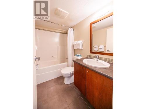 2049 Summit Drive Unit# 313A, Panorama, BC - Indoor Photo Showing Bathroom